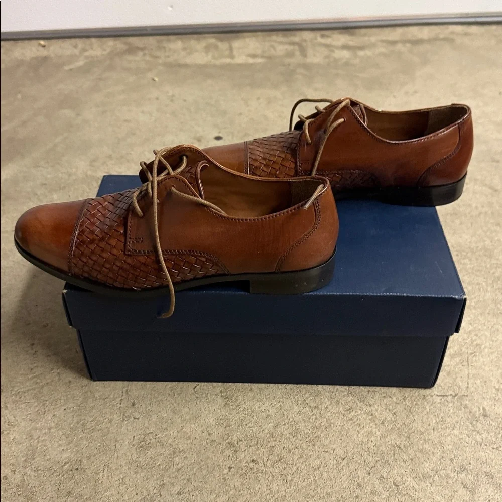 Brand new Cole Haan women's Tan Woven Leather Oxfords - Picture 6 of 10